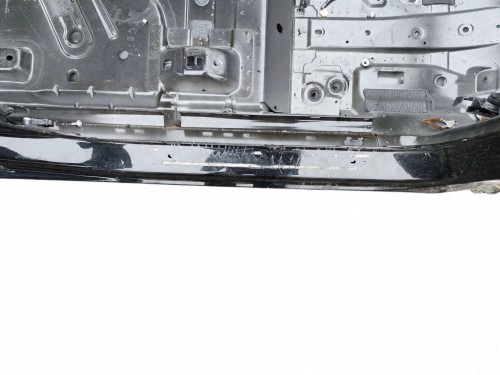 PRÓG PRAWY SŁUPEK ŚRODKOWY MERCEDES EQA H243 LIFT (2024-) 250+ 190KM