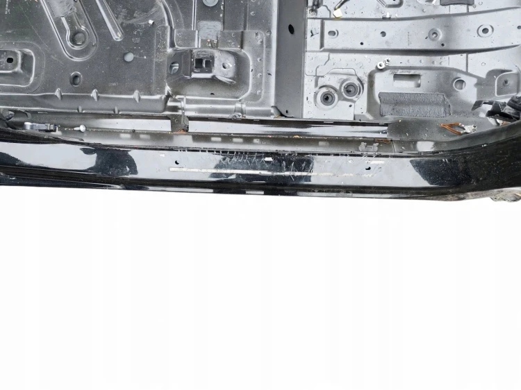 PRÓG PRAWY SŁUPEK ŚRODKOWY MERCEDES EQA H243 LIFT (2024-) 250+ 190KM