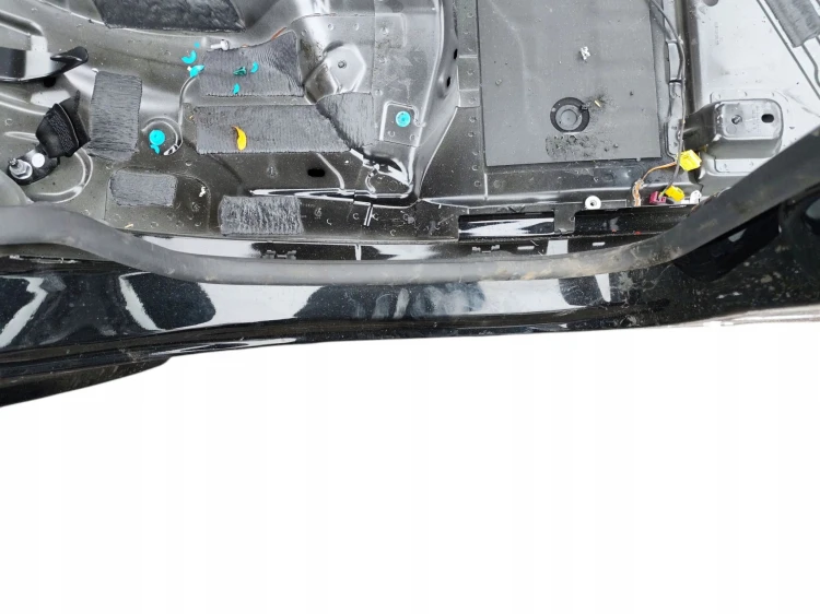 PRÓG PRAWY SŁUPEK ŚRODKOWY MERCEDES EQA H243 LIFT (2024-) 250+ 190KM