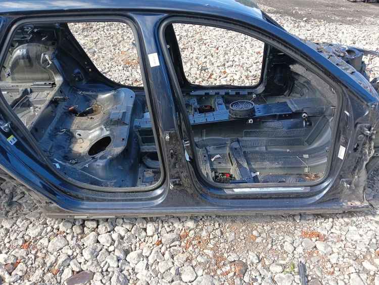 PRÓG PRAWY SŁUPEK ŚRODKOWY AUDI A4 B9 (2015-2019) 2.0 TDI 190KM