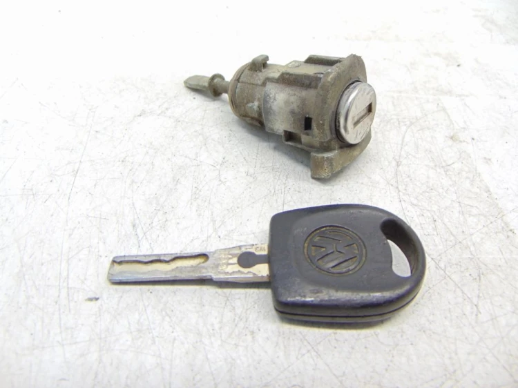 STACYJKA VOLKSWAGEN POLO IV 1.9 SDI 4B0905851N
