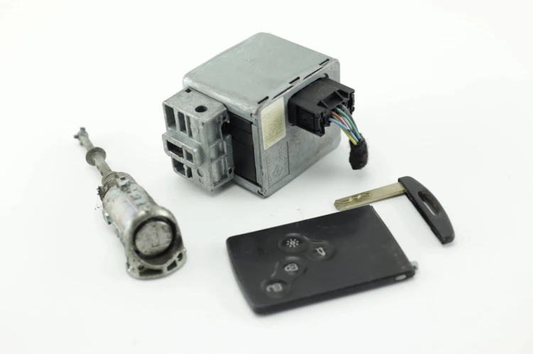 RYGIEL BLOKADA KOLUMNY RENAULT SCENIC III (2009-2013) 8200604934