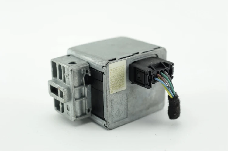 RYGIEL BLOKADA KOLUMNY RENAULT SCENIC III (2009-2013) 8200604934