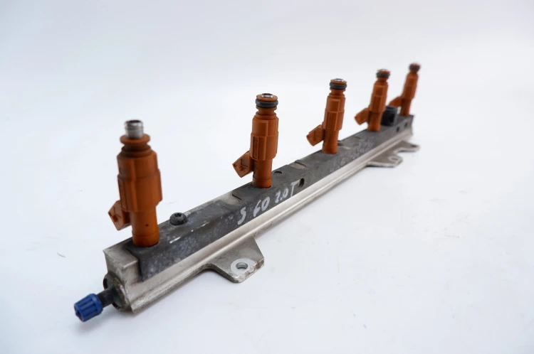 LISTWA WTRYSKOWA VOLVO S60 I LIFT 2.0 T 0280155831