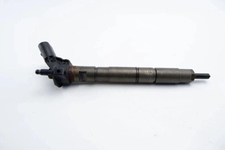 WTRYSKIWACZ AUDI A6 C6 2,7 TDI 0445115039