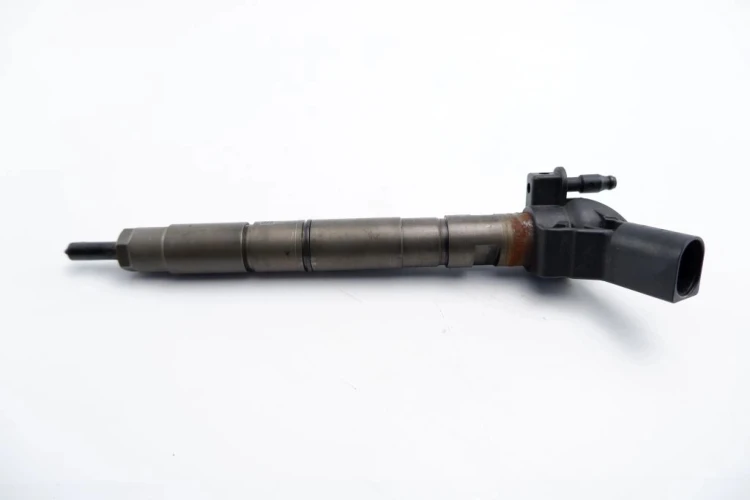 WTRYSKIWACZ AUDI A6 C6 2,7 TDI 0445115039