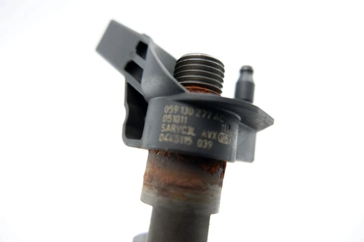 WTRYSKIWACZ AUDI A6 C6 2,7 TDI 0445115039