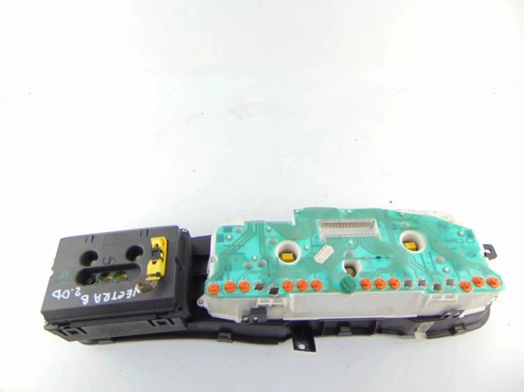 LICZNIK OPEL VECTRA B LIFT 1.8 16V 87001362