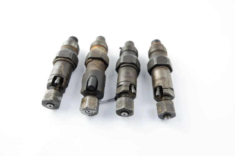 WTRYSKIWACZE VOLVO V40 I (1995-2004) LCR67354010