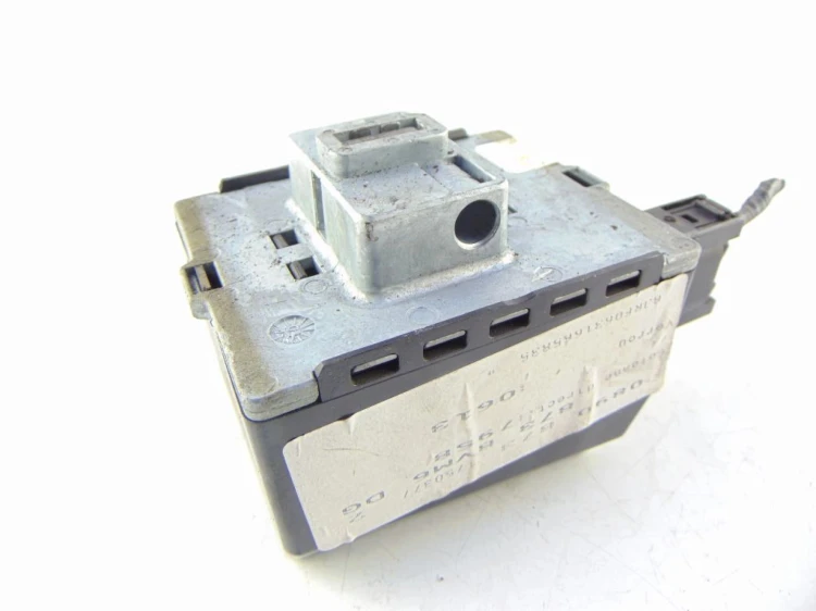 RYGIEL BLOKADA KOLUMNY RENAULT LAGUNA II (2001-2005) 8200020613