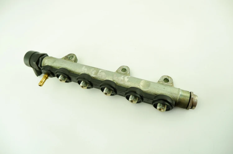 LISTWA WTRYSKOWA RENAULT ESPACE IV LIFT (2006-2012) 2.0 DCI 130KM 044521411