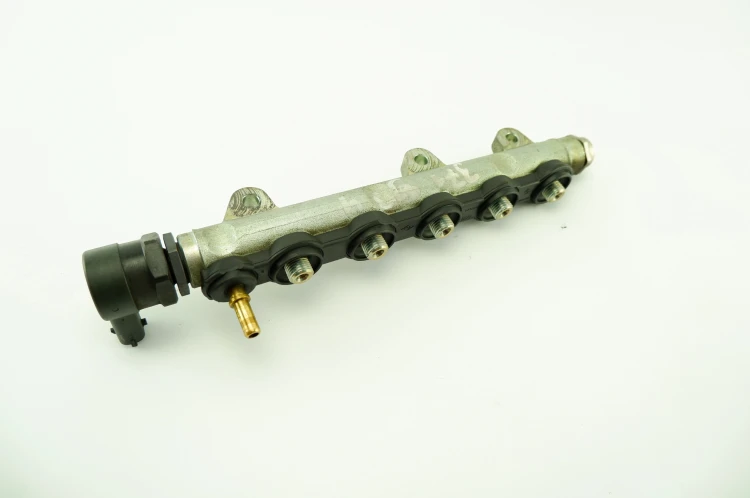 LISTWA WTRYSKOWA RENAULT ESPACE IV LIFT (2006-2012) 2.0 DCI 130KM 044521411