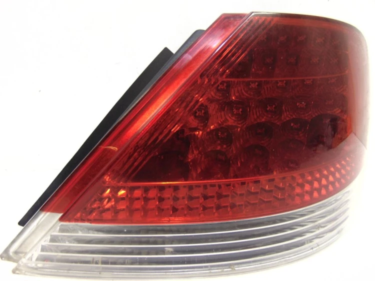 LAMPA PRAWY TYŁ BMW E65 (2001-2005)