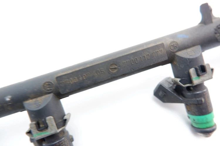 LISTWA WTRYSKOWA RENAULT LAGUNA II LIFT (2005-2007) 2.0 16V 133KM 770010740