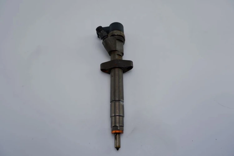 WTRYSKIWACZ RENAULT ESPACE IV (2003-2006) 2.2 DCI 8200936736
