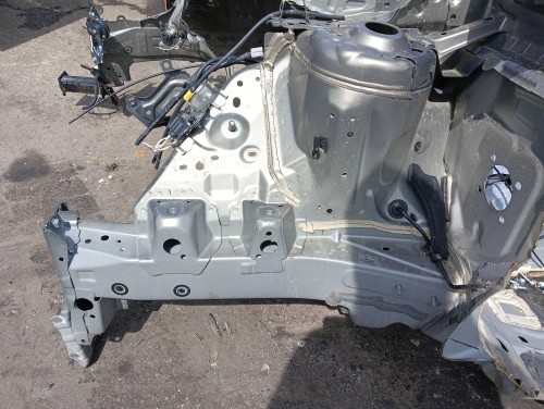 PODŁUŻNICA LEWA TOYOTA YARIS IV (2020-2024) 1.5 Hybrid 116KM