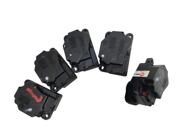 SILNICZKI NAGRZEWNICY KOMPLET VOLVO V50 LIFT (2007-2012) 1.6 D2 114KM 4N5H-