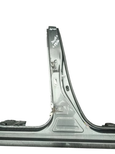 PRÓG PRAWY SŁUPEK ŚRODKOWY TOYOTA COROLLA E18 (2013-2016) 1.6 VALVEMATIC 13