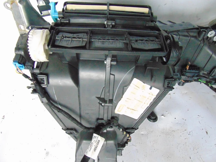 NAGRZEWNICA VOLKSWAGEN GOLF VI 1.6 TDI 5K1820003AQ