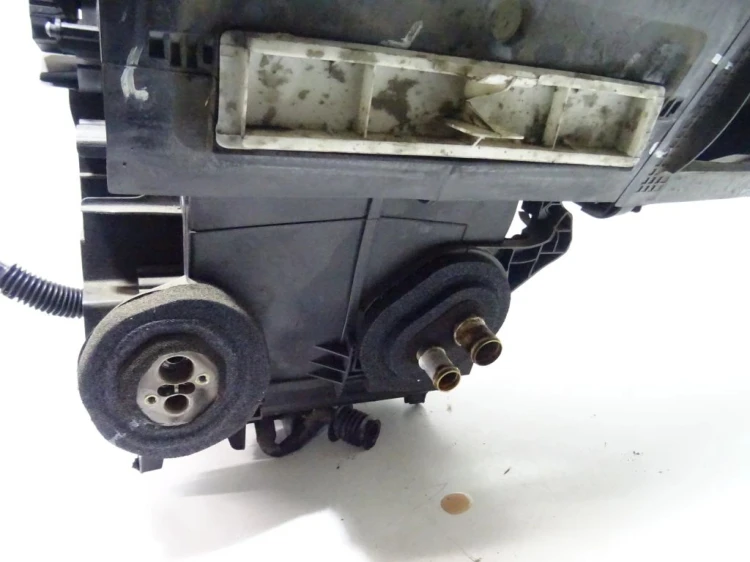 NAGRZEWNICA RENAULT SCENIC II (2003-2005)
