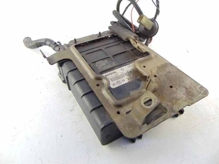 KOMPUTER STEROWNIK SILNIKA VOLKSWAGEN VENTO 0281001308