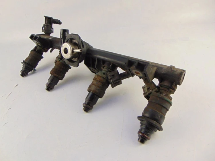 LISTWA WTRYSKOWA RENAULT KANGOO I (1998-2003) 1.4 8V 7700868573 D