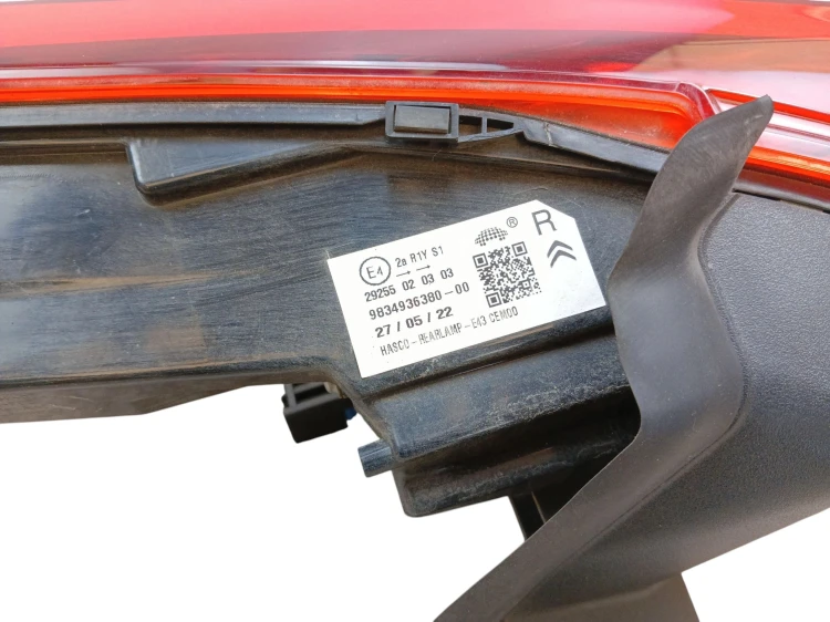 LAMPA PRAWY TYŁ CITROEN C5 X (2021-) 1.2 THP 131KM 9834936380