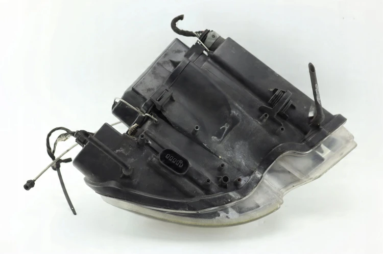 LAMPA LEWY PRZÓD MASERATI QUATTROPORTE V (2004-2008) 4.2 V8 400KM