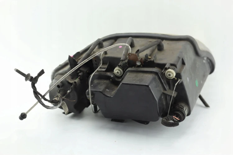 LAMPA LEWY PRZÓD MASERATI QUATTROPORTE V (2004-2008) 4.2 V8 400KM