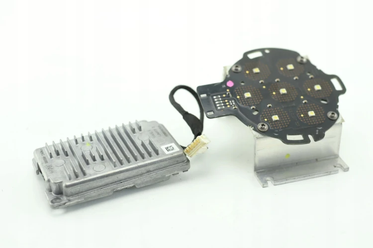 LAMPA MODUŁ LED PEUGEOT 508 2.0 HDI RHC HYBRID 89502449