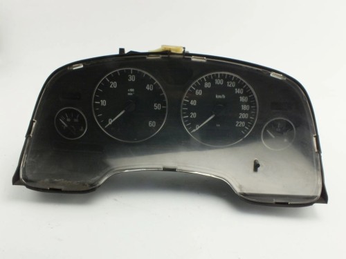 LICZNIK OPEL ZAFIRA A 24461768