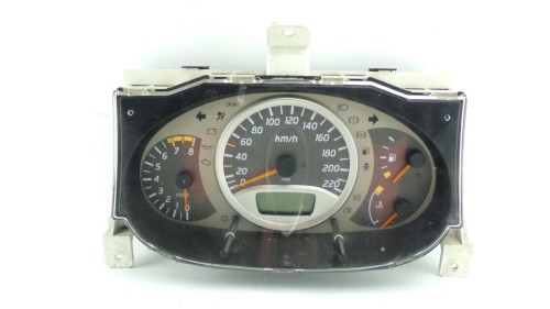 LICZNIK NISSAN ALMERA TINO 2.0 16V