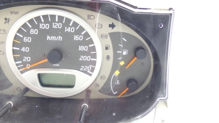 LICZNIK NISSAN ALMERA TINO 2.0 16V