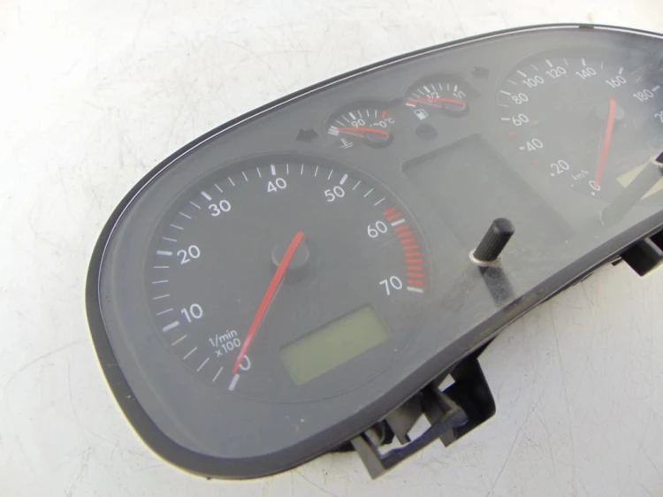 LICZNIK VOLKSWAGEN GOLF IV 1.4 16V 1J0920802