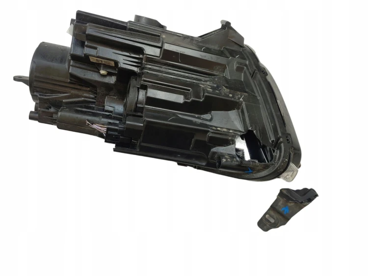 LAMPA PRAWY PRZÓD FORD ECOSPORT II LIFT (2017-2022) 1.0 EcoBoost 125KM MN15