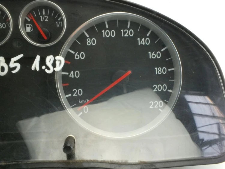 LICZNIK VOLKSWAGEN PASSAT B5 1.9TDI 3B0919861J