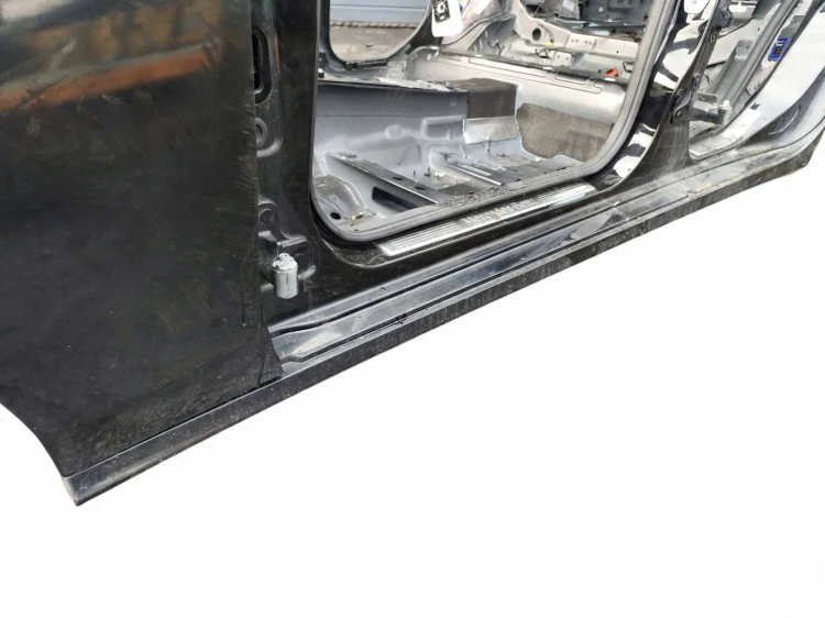 PRÓG LEWY SŁUPEK ŚRODKOWY MERCEDES CLS C218 (2012-2014) 2.2 CDI 204KM