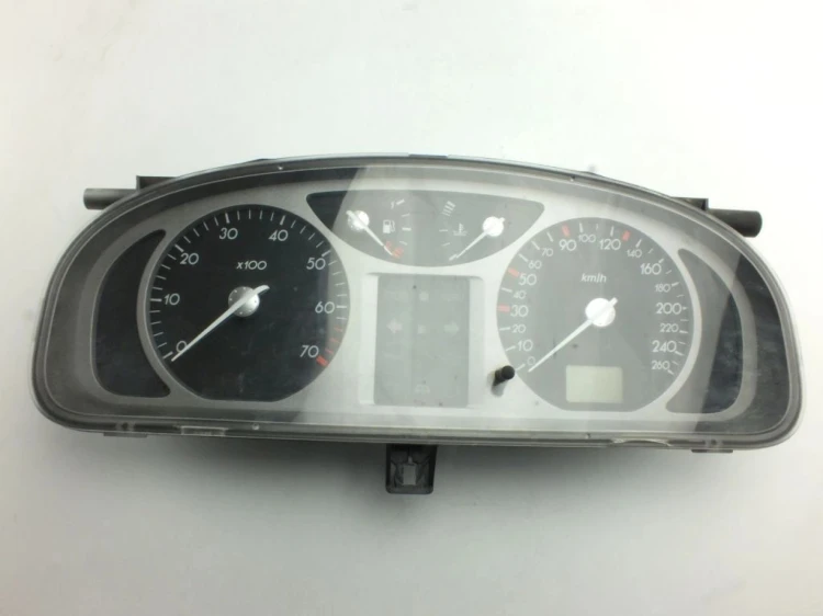 LICZNIK RENAULT LAGUNA II (2001-2005) 2.0 IDE 8200170303