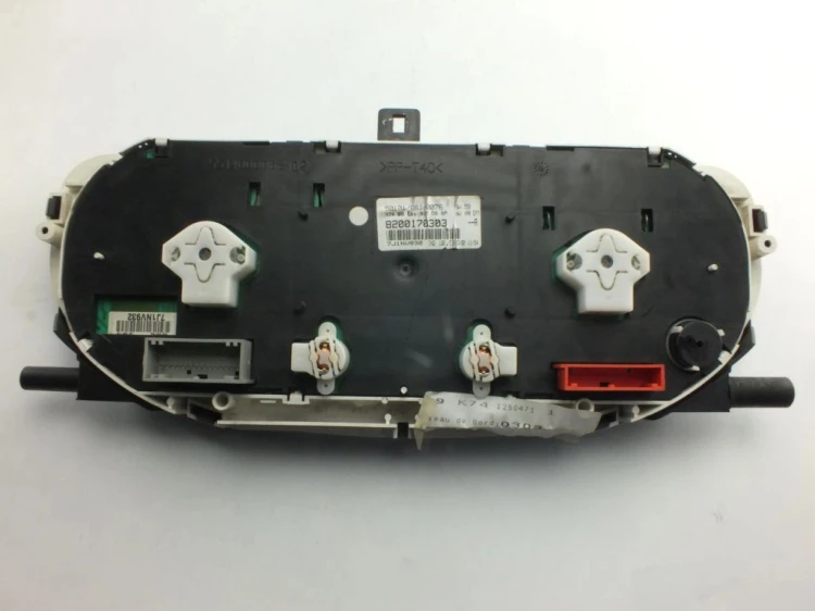 LICZNIK RENAULT LAGUNA II (2001-2005) 2.0 IDE 8200170303