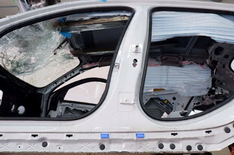 PRÓG LEWY BMW F40 (2019-) 1.5 D 116KM