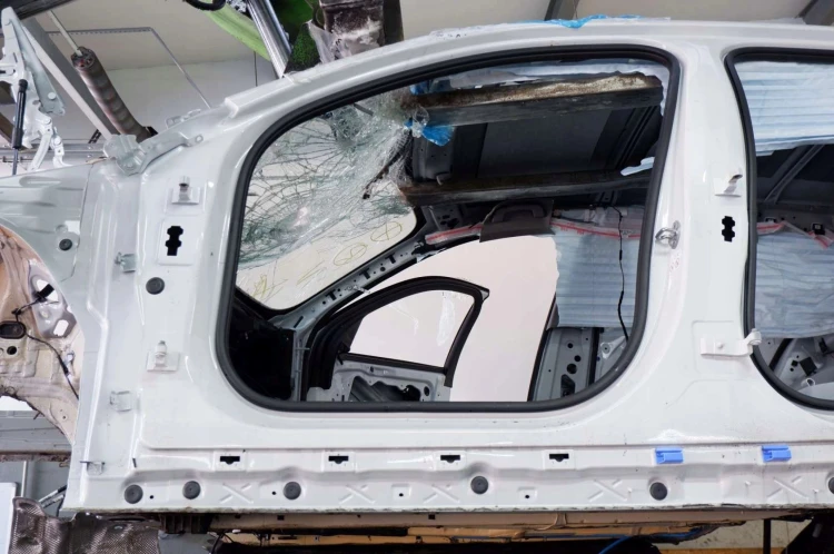 PRÓG LEWY BMW F40 (2019-) 1.5 D 116KM