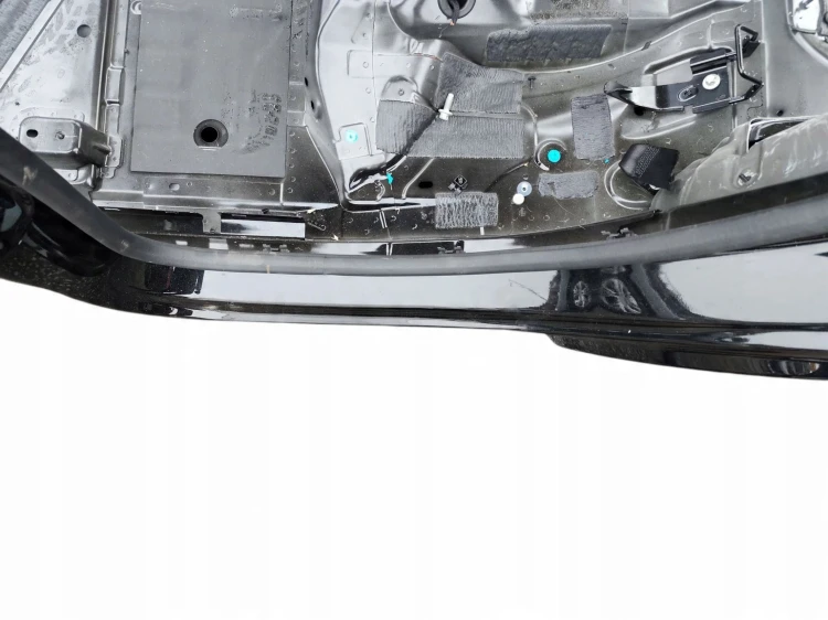 PRÓG LEWY SŁUPEK ŚRODKOWY MERCEDES EQA H243 LIFT (2024-) 250+ 190KM