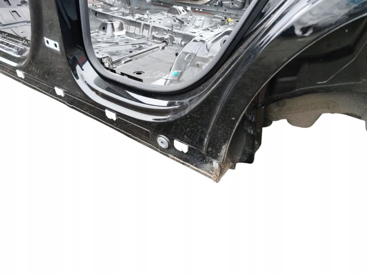PRÓG LEWY SŁUPEK ŚRODKOWY MERCEDES EQA H243 LIFT (2024-) 250+ 190KM