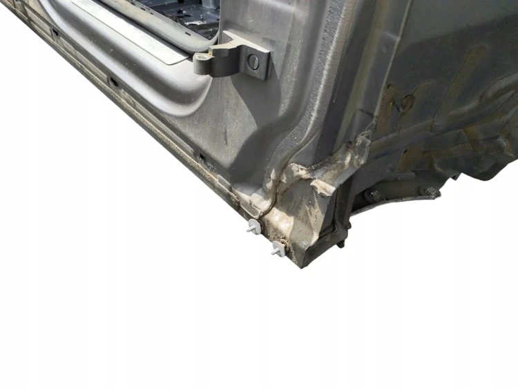 PRÓG PRAWY SŁUPEK ŚRODKOWY MERCEDES A W177 (2018-2022) 1.3 CGI 136KM
