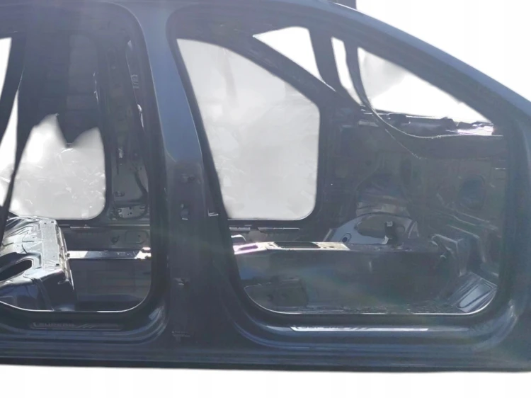 PRÓG PRAWY SŁUPEK ŚRODKOWY SKODA SUPERB III (2015-2019) 1.6 TDI 120KM