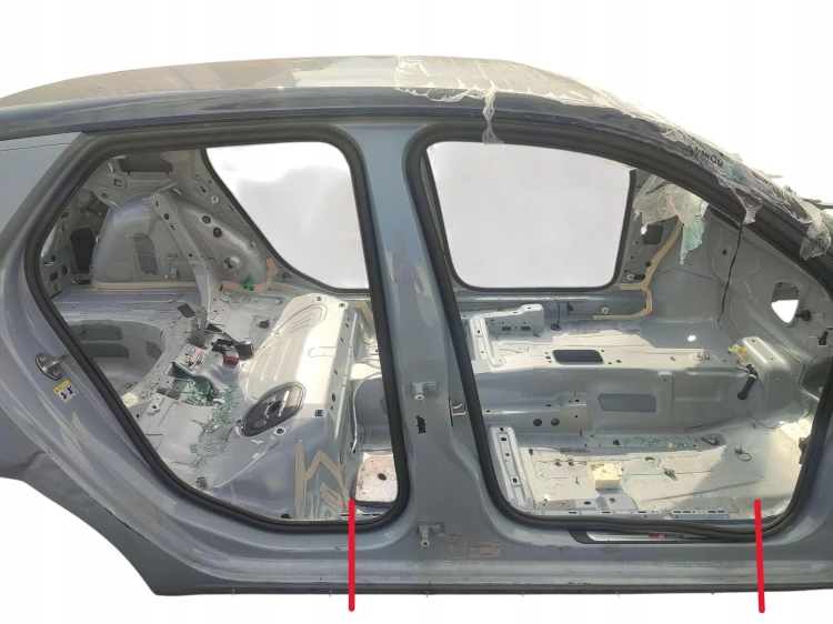 PRÓG PRAWY SŁUPEK ŚRODKOWY AUDI A1 II GB 82A (2018-2025) 1.0 TFSI 95KM