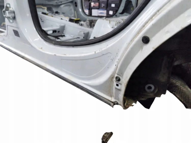 PRÓG LEWY SŁUPEK ŚRODKOWY RENAULT ARKANA (2021-2023) 1.6 E-TECH 143KM