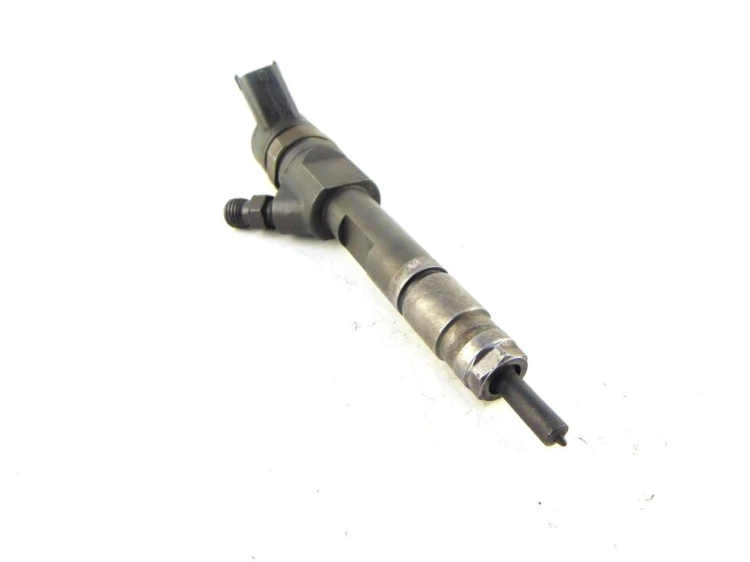 WTRYSKIWACZ RENAULT MEGANE III (2008-2013) 1.9 DCI 0445110328 BOSCH
