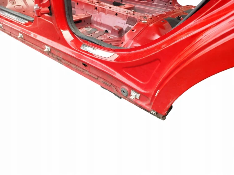 PRÓG LEWY SŁUPEK ŚRODKOWY MERCEDES CLA W117 (2015-2017) 1.6 CGI 122KM