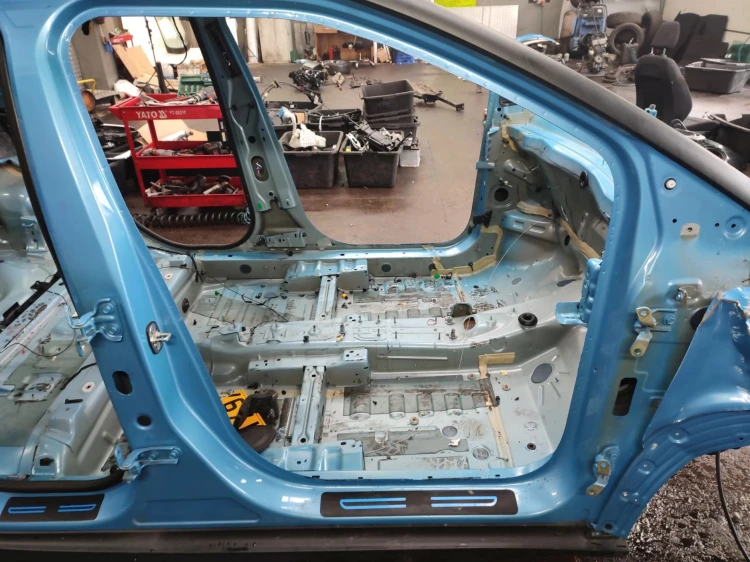 PRÓG PRAWY SŁUPEK ŚRODKOWY CITROEN C3 AIRCROSS (2017-2021) 1.2 VTI 82KM
